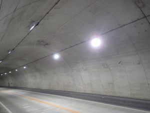 新割石トンネル坑内