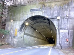 右左口トンネル照明LED化完成